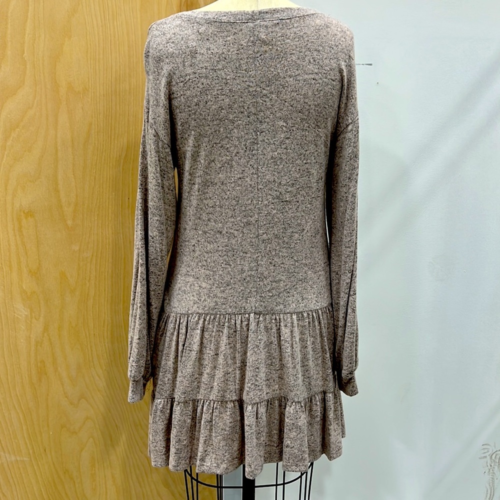 Dress - Picture 3 of 3